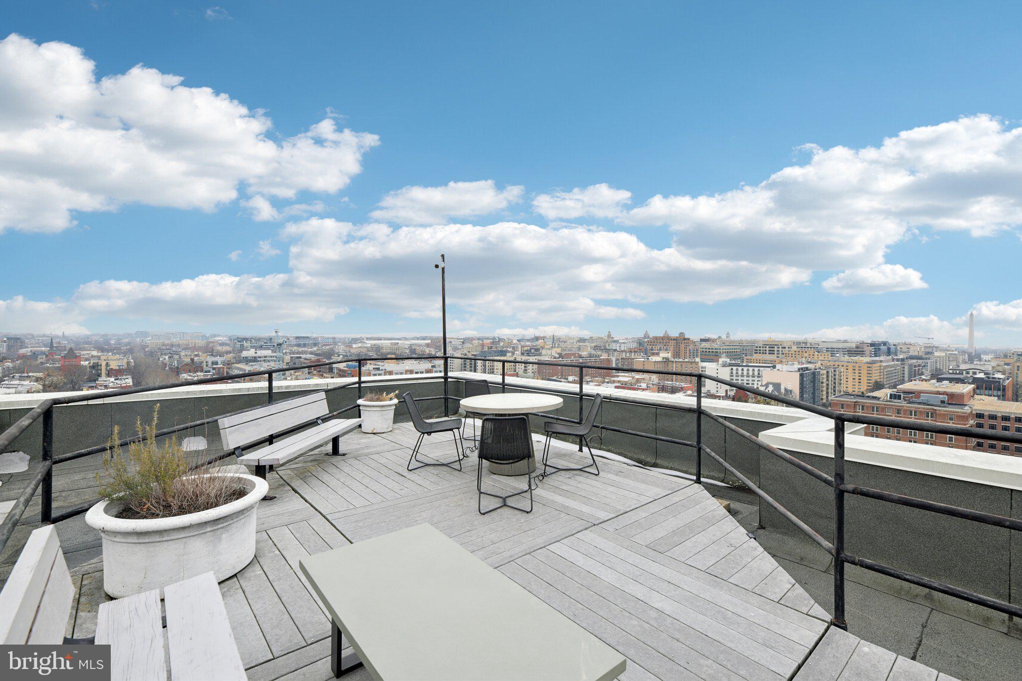 1615 Q Street Northwest, Unit 810 Washington, DC 20009 - Photo 35 of 41 Sitting Area