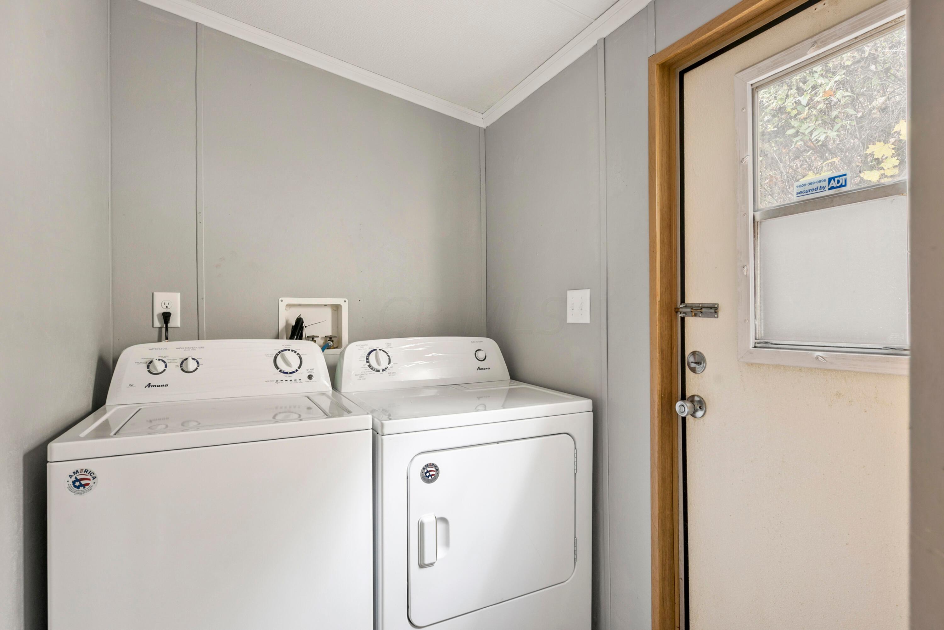 5659 Sheets Road Logan, OH 43138 - Photo 16 of 36 Laundry Room