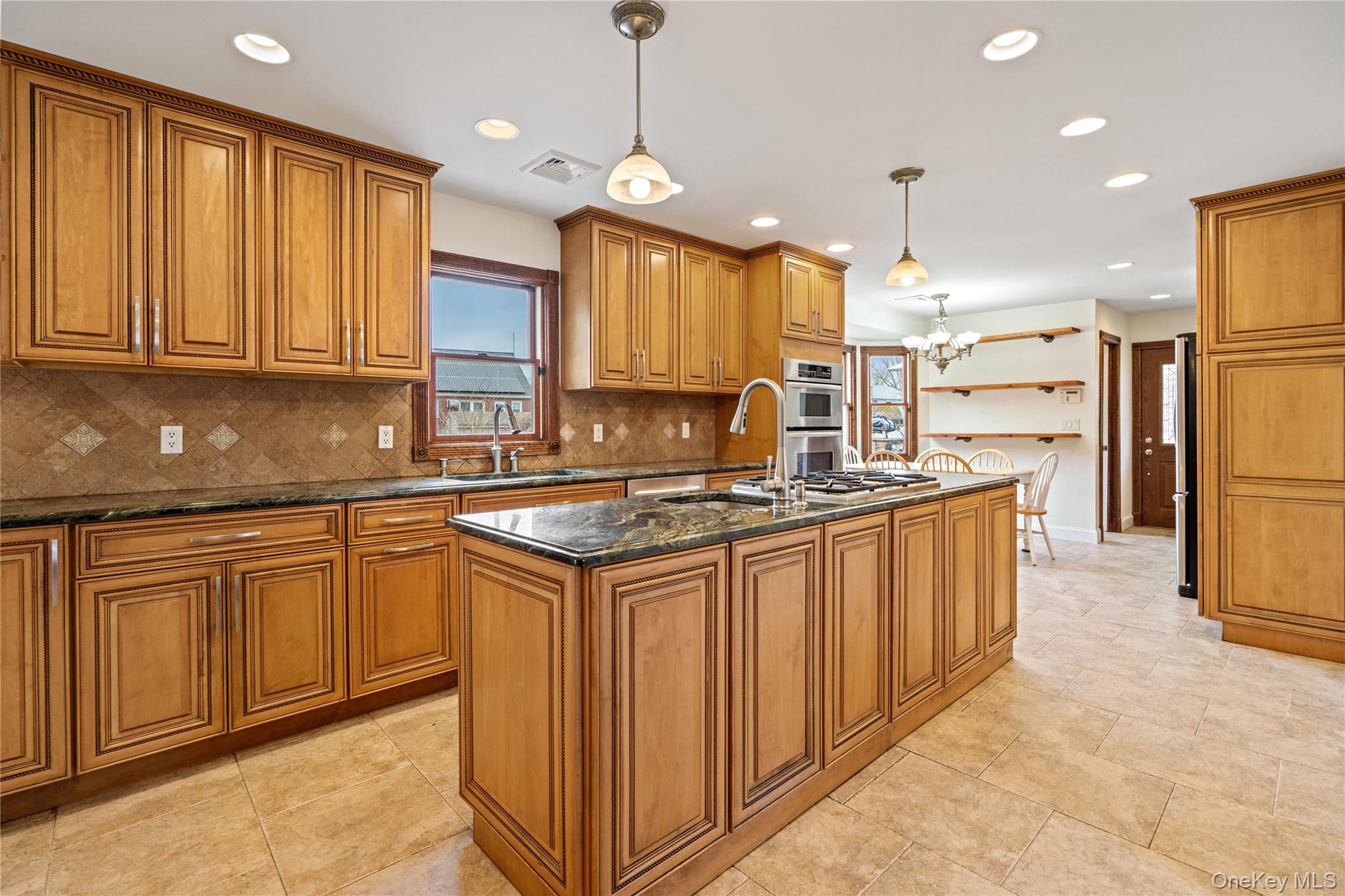 303 Sherbrooke Road Lindenhurst, NY 11757 - Photo 13 of 38