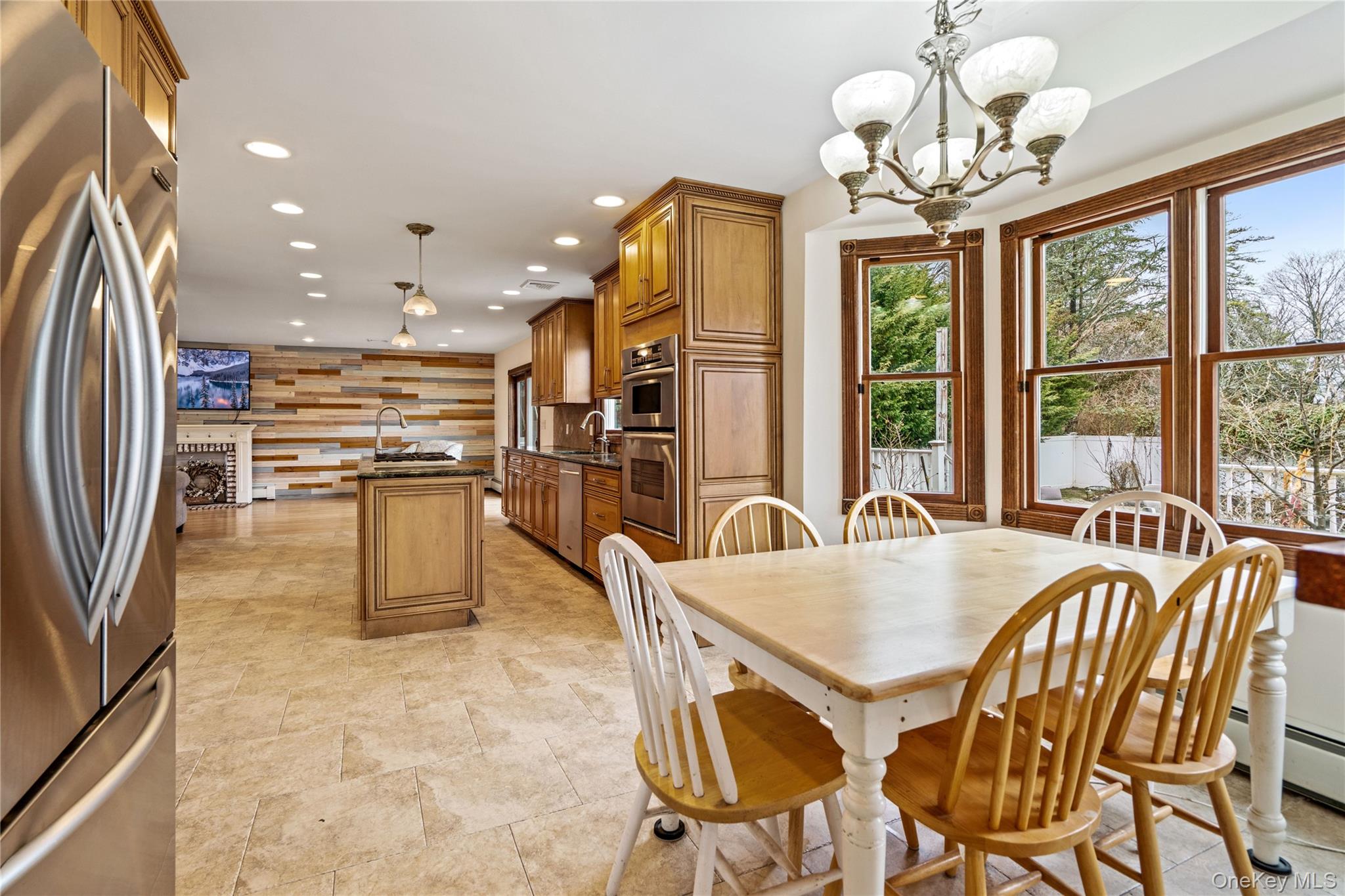 303 Sherbrooke Road Lindenhurst, NY 11757 - Photo 15 of 38