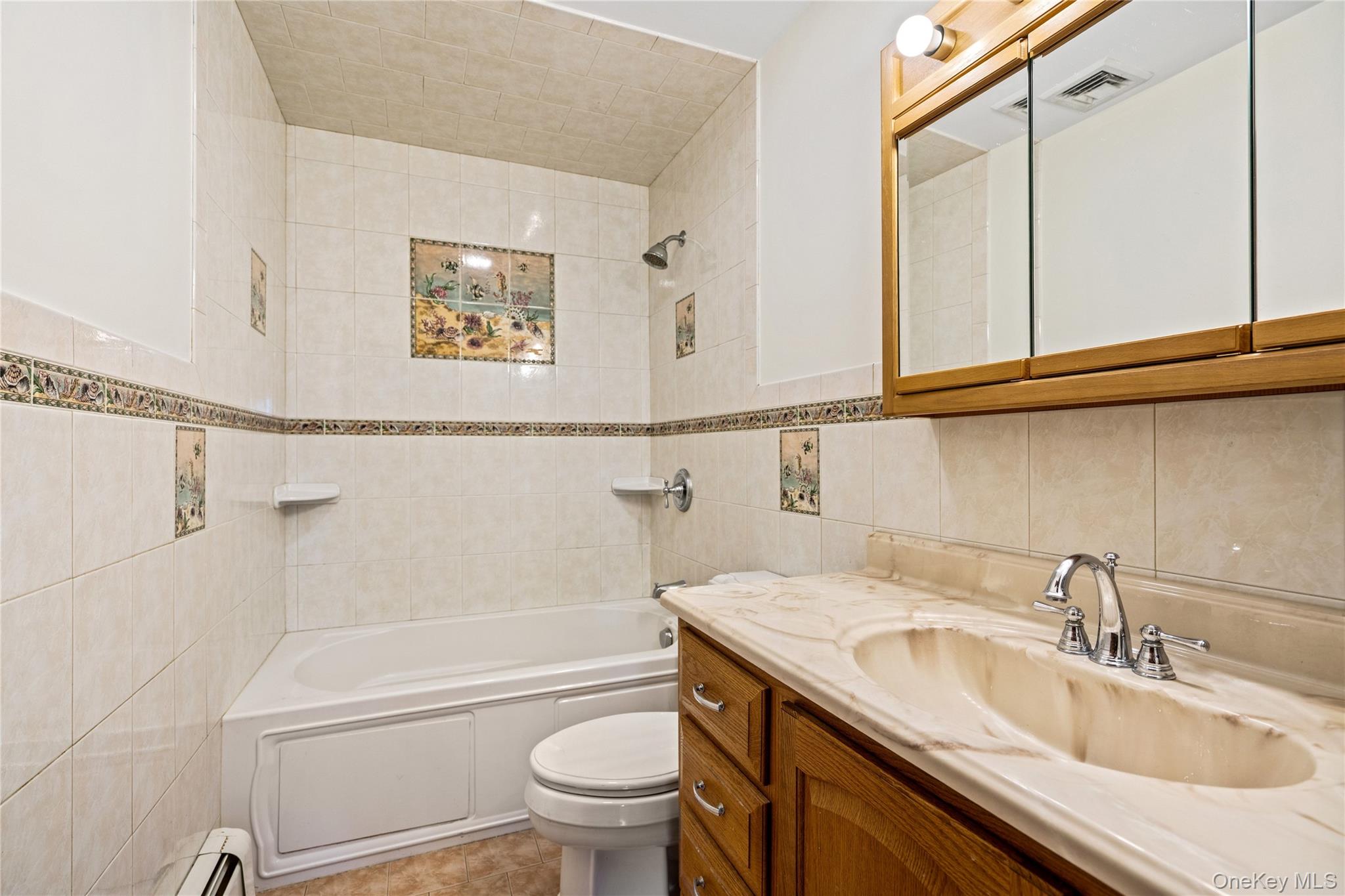 303 Sherbrooke Road Lindenhurst, NY 11757 - Photo 20 of 38