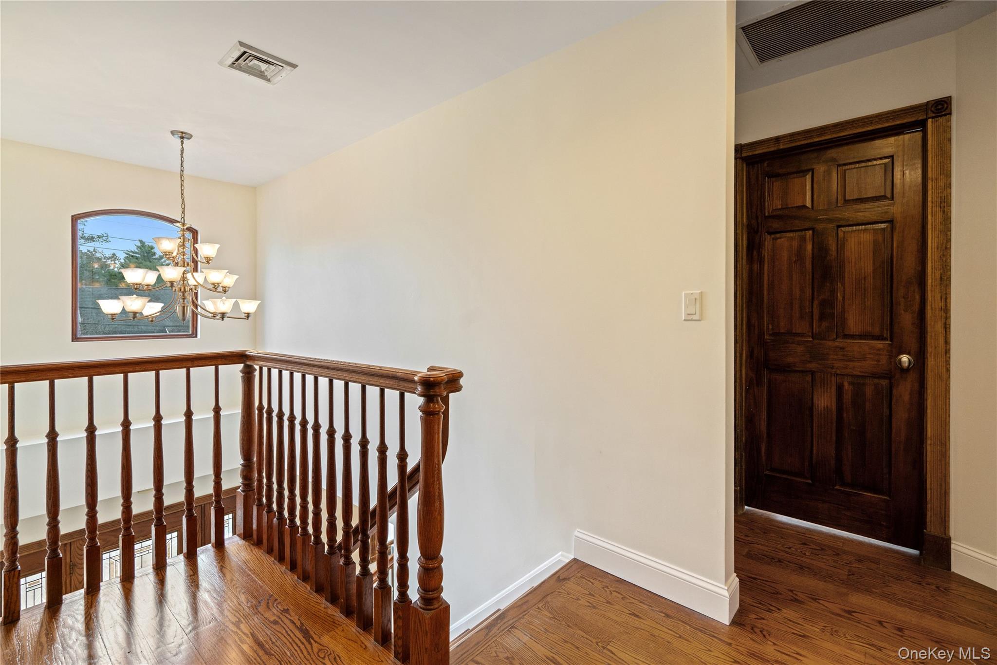 303 Sherbrooke Road Lindenhurst, NY 11757 - Photo 21 of 38