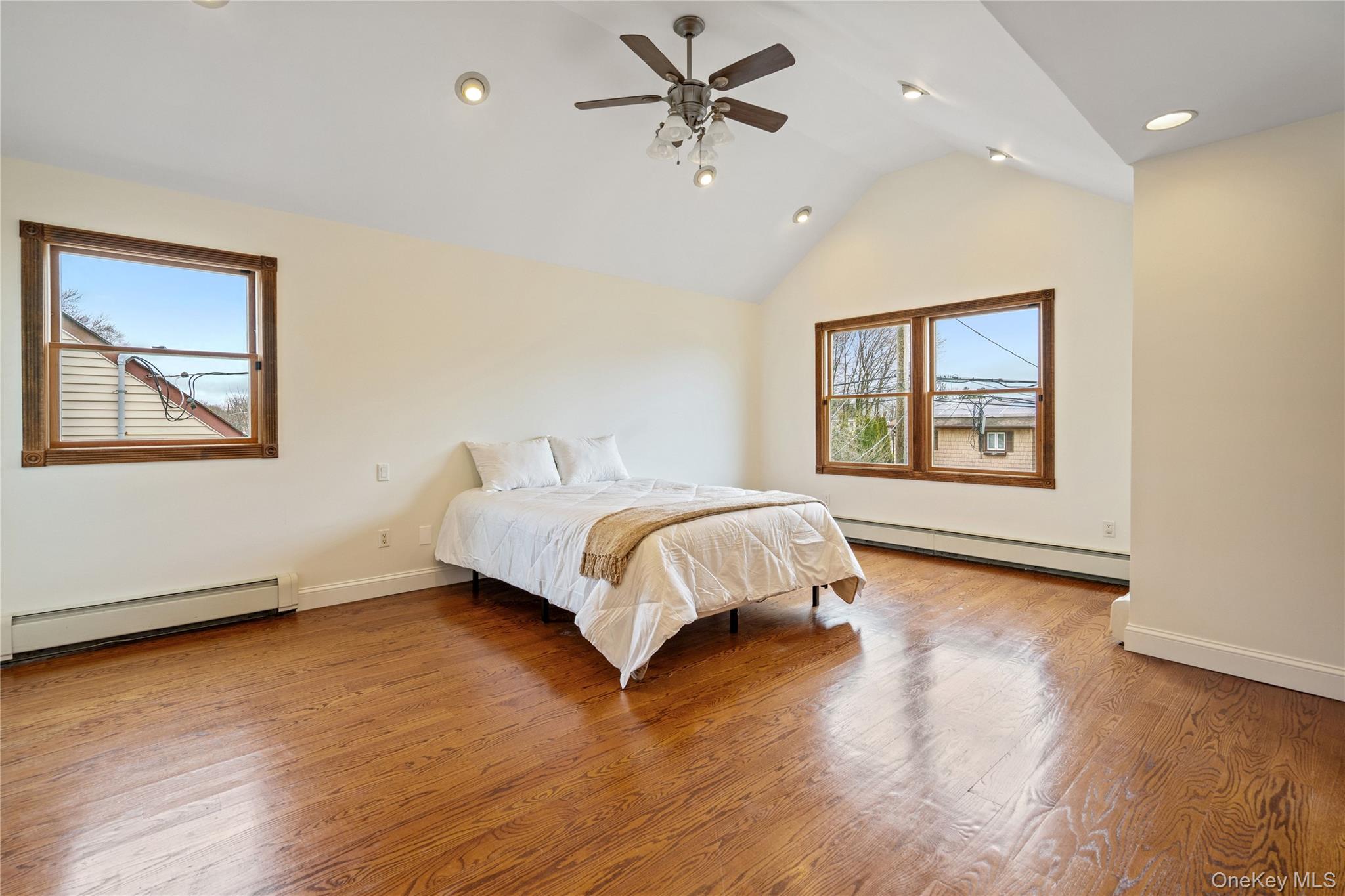 303 Sherbrooke Road Lindenhurst, NY 11757 - Photo 23 of 38