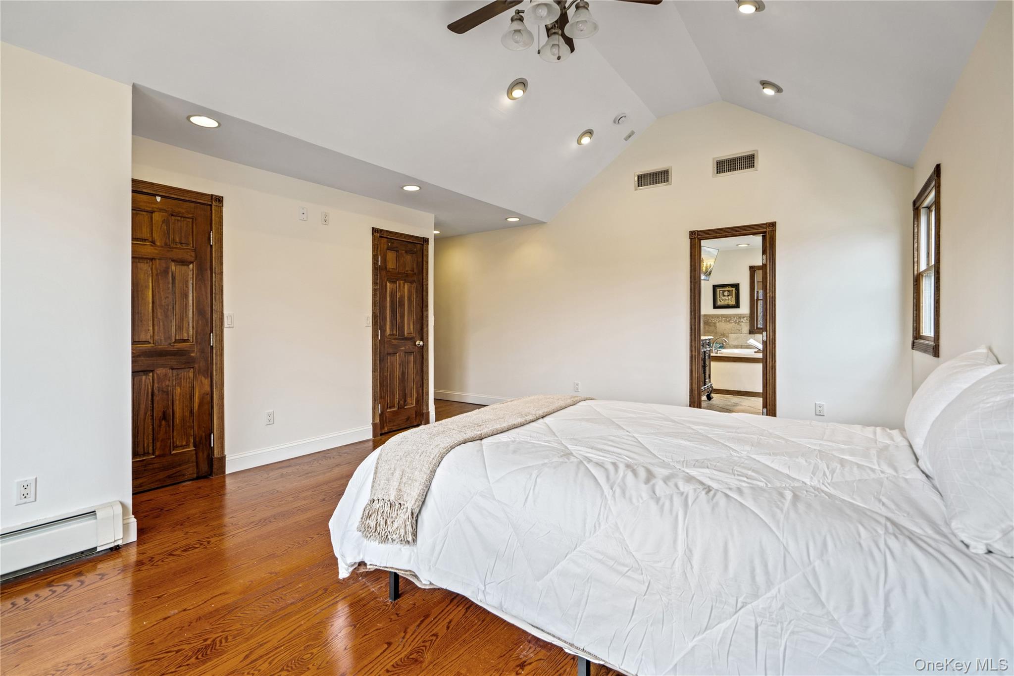 303 Sherbrooke Road Lindenhurst, NY 11757 - Photo 24 of 38