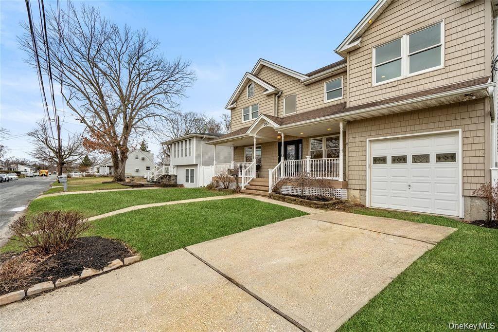 303 Sherbrooke Road Lindenhurst, NY 11757 - Photo 3 of 38