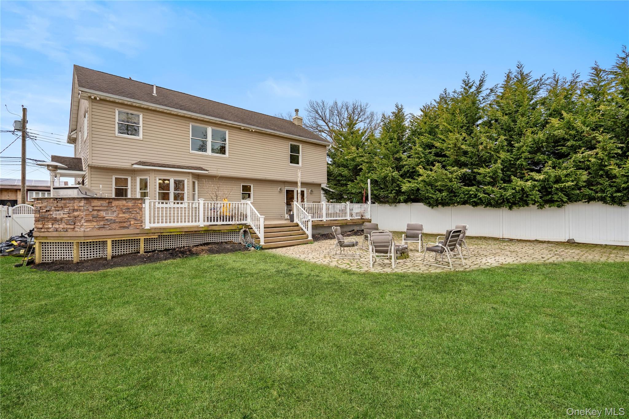 303 Sherbrooke Road Lindenhurst, NY 11757 - Photo 37 of 38