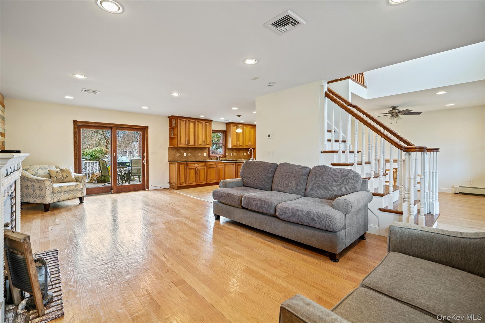 303 Sherbrooke Road Lindenhurst, NY 11757 - Photo 8 of 38