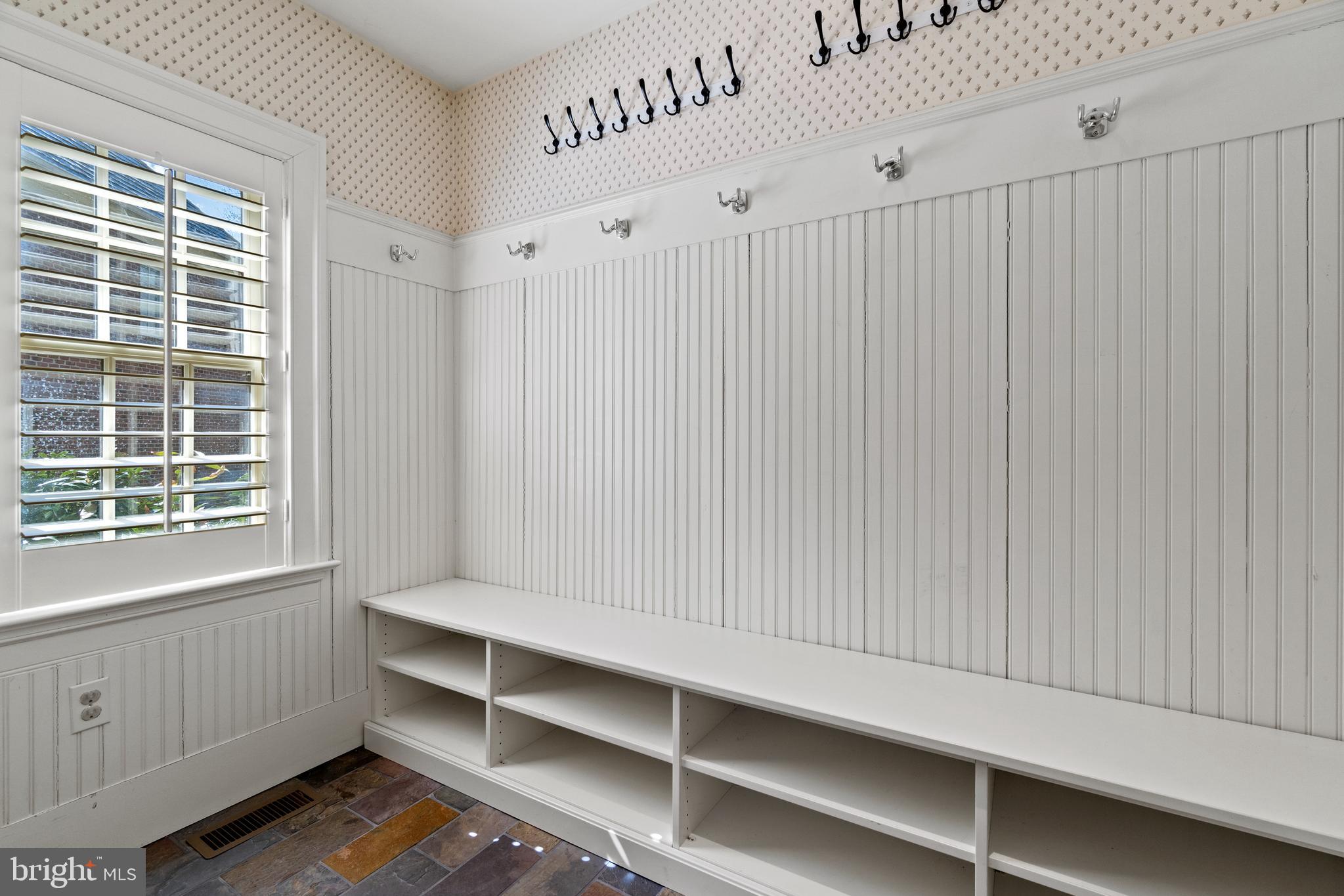 8402 Rapley Ridge Lane Potomac, MD 20854 - Photo 16 of 64 Mudroom