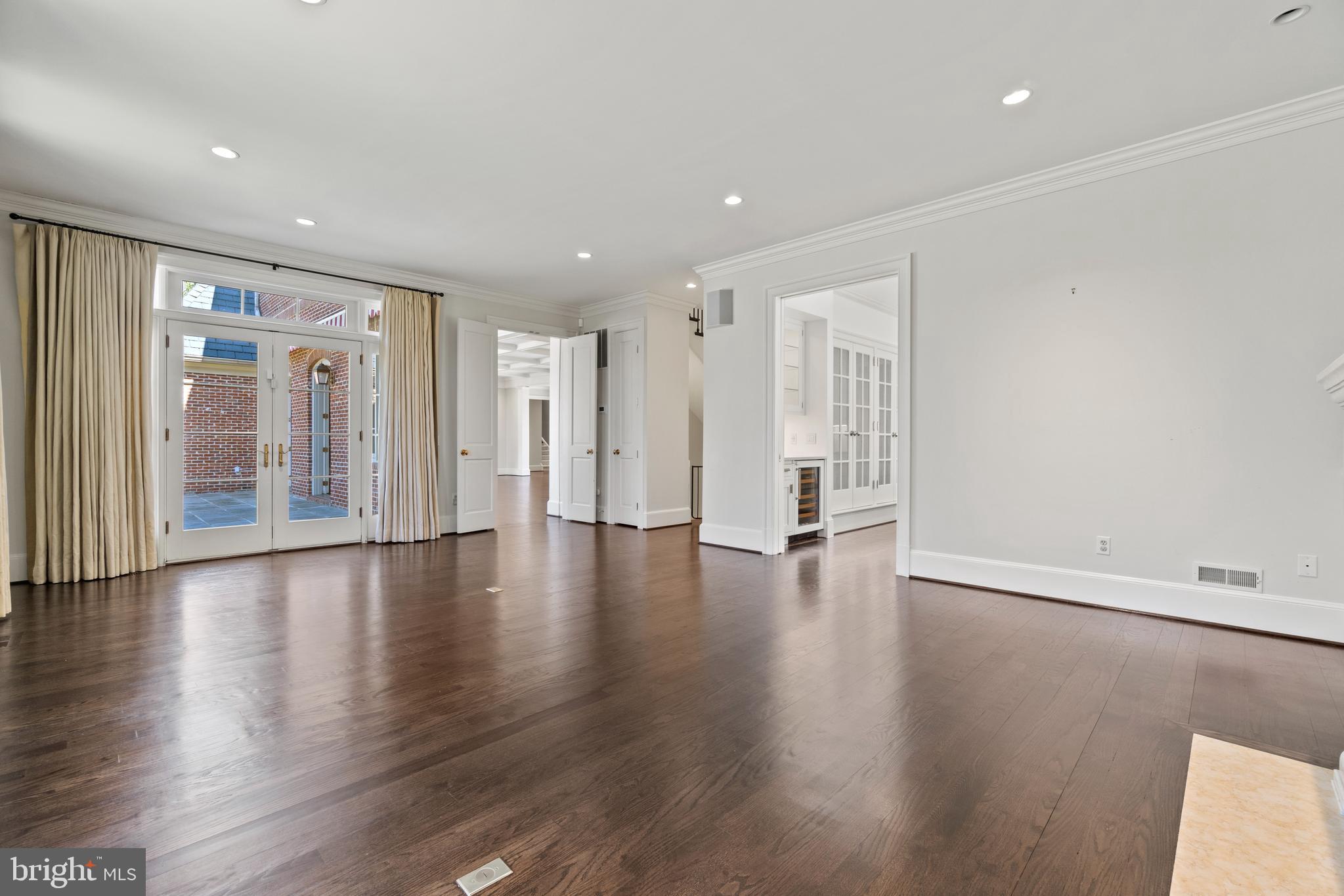 8402 Rapley Ridge Lane Potomac, MD 20854 - Photo 19 of 64 Family Room Off The Kitchen