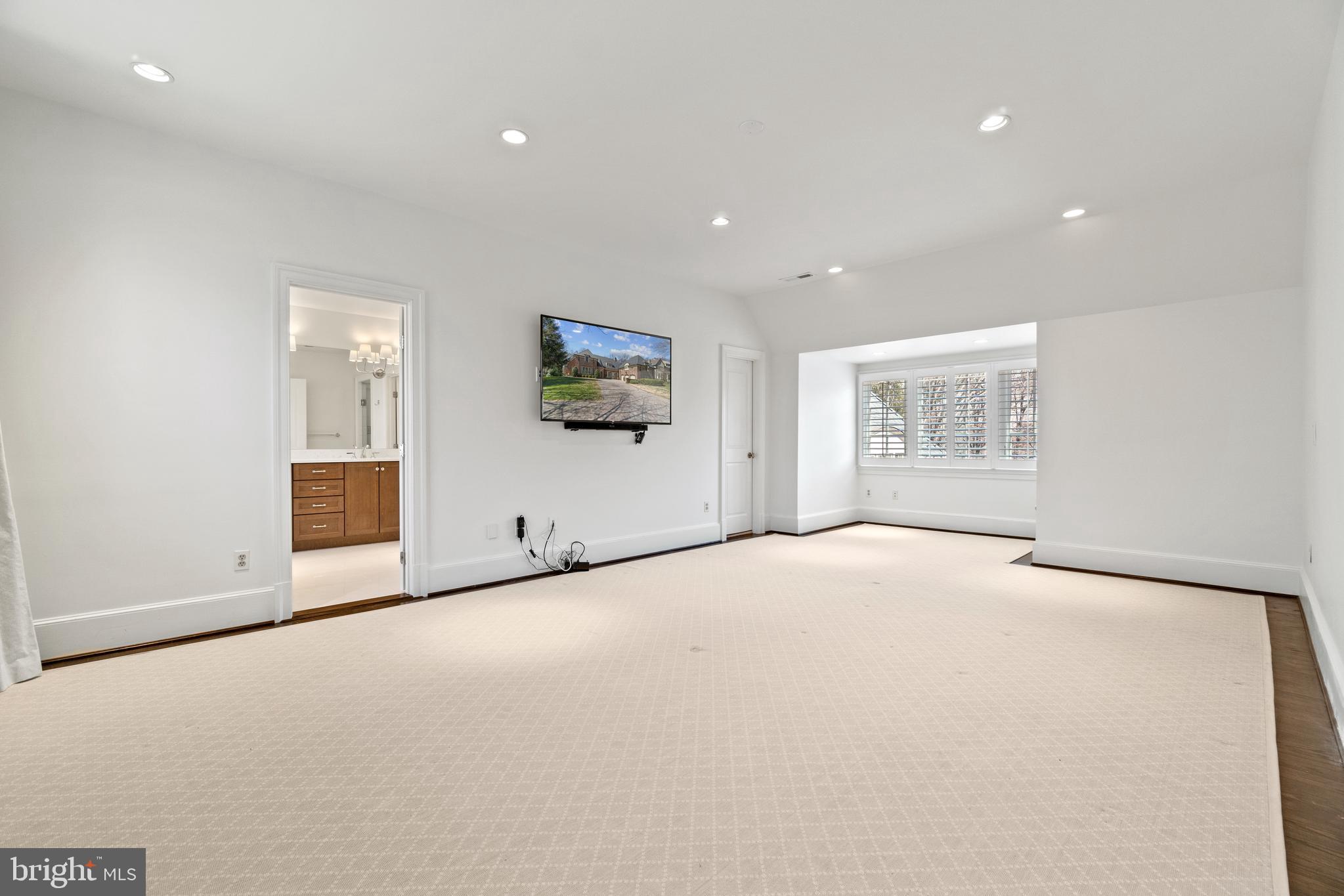 8402 Rapley Ridge Lane Potomac, MD 20854 - Photo 32 of 64 Primary Bedroom