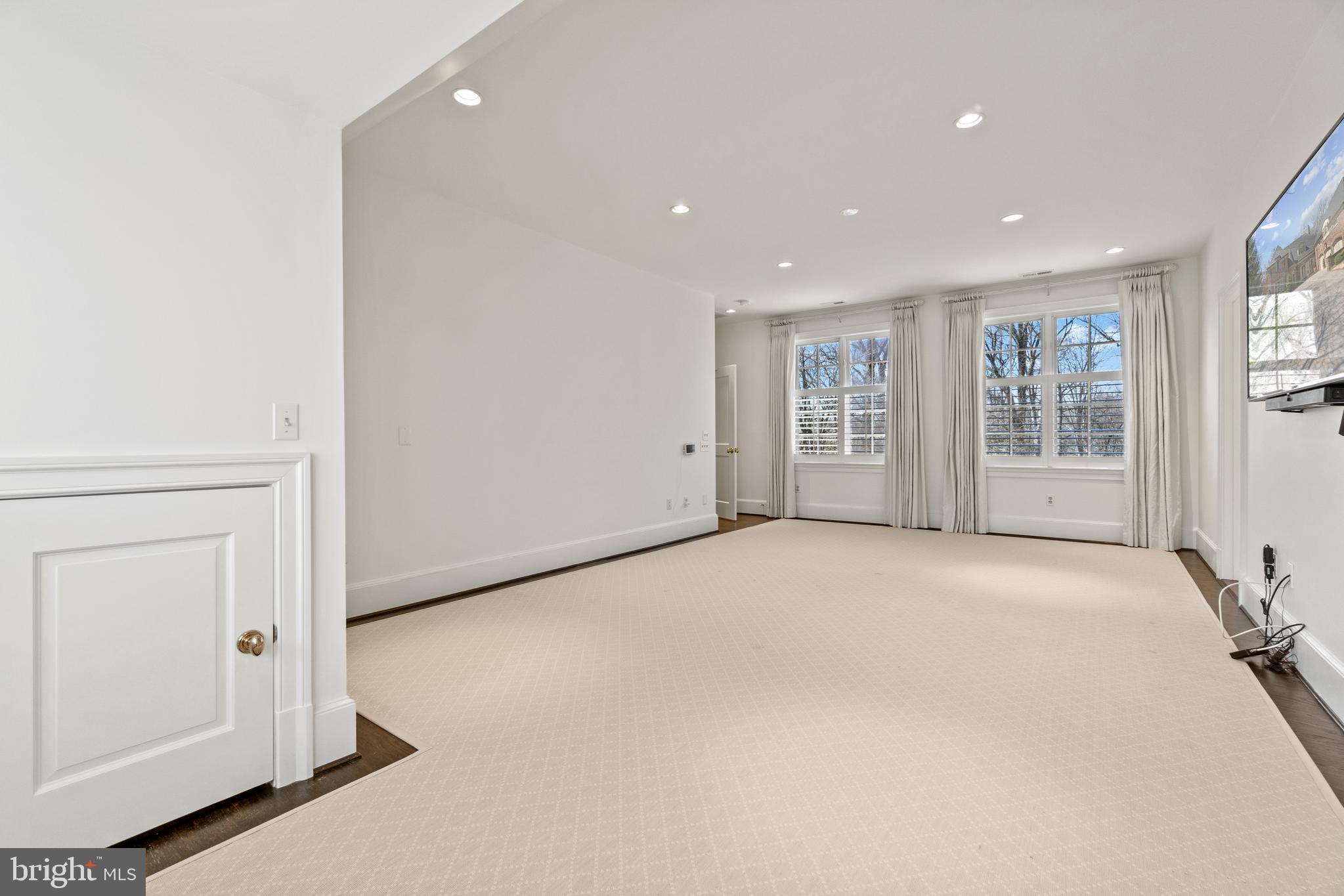 8402 Rapley Ridge Lane Potomac, MD 20854 - Photo 34 of 64 Primary Bedroom