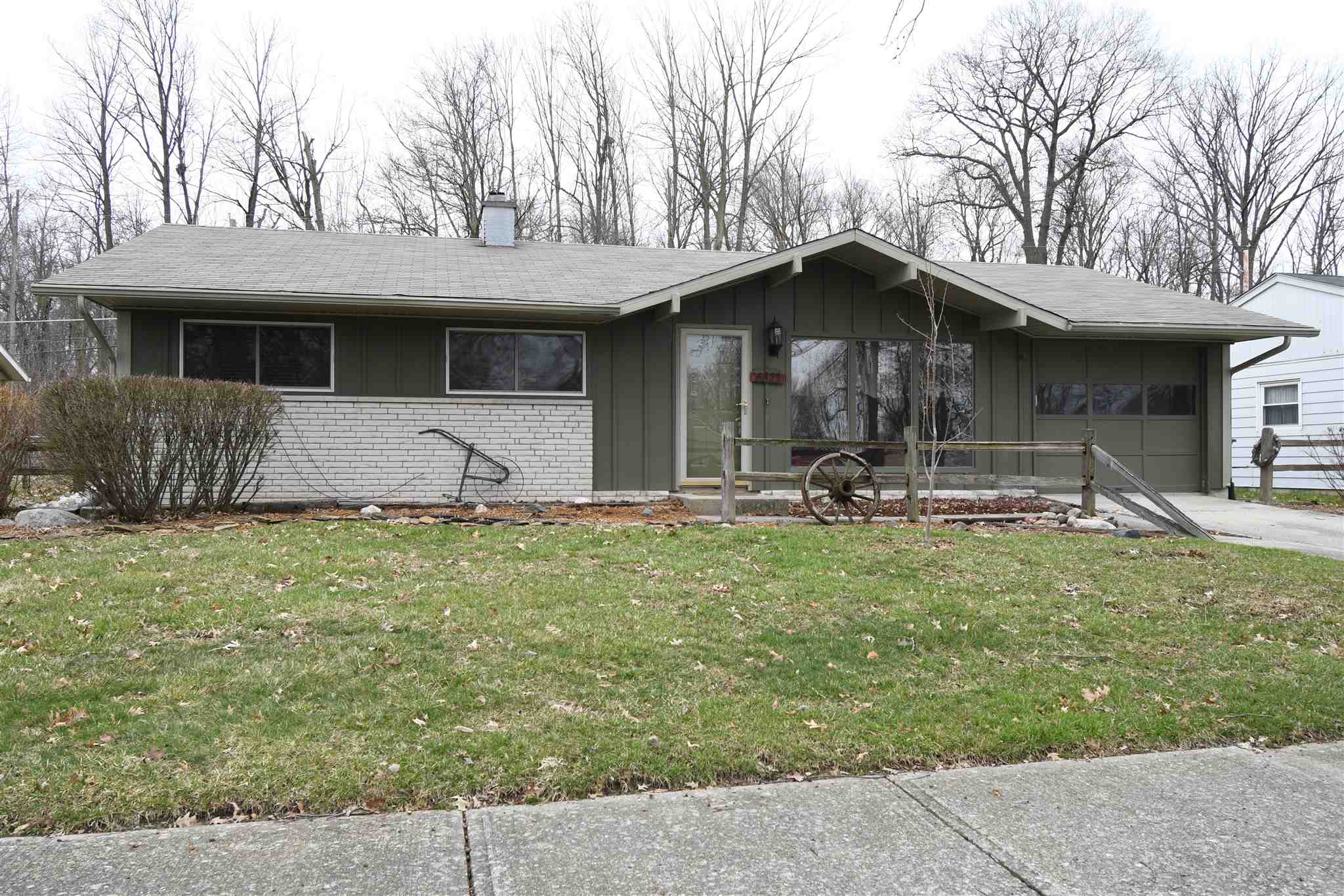6827 Raintree Road Fort Wayne, IN 46825 - Photo 2 of 24 Gallery Image 2