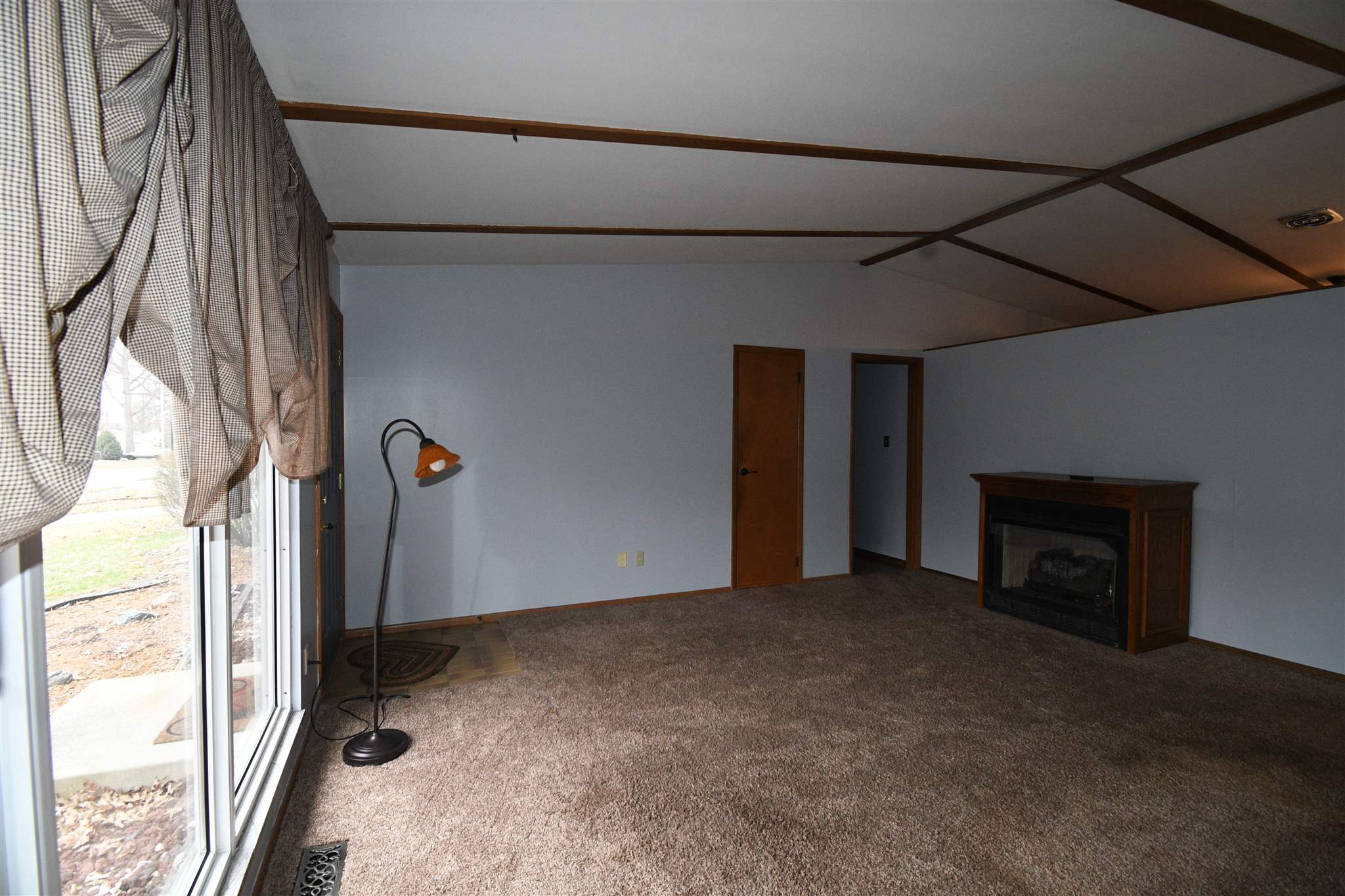 6827 Raintree Road Fort Wayne, IN 46825 - Photo 3 of 24 Gallery Image 3