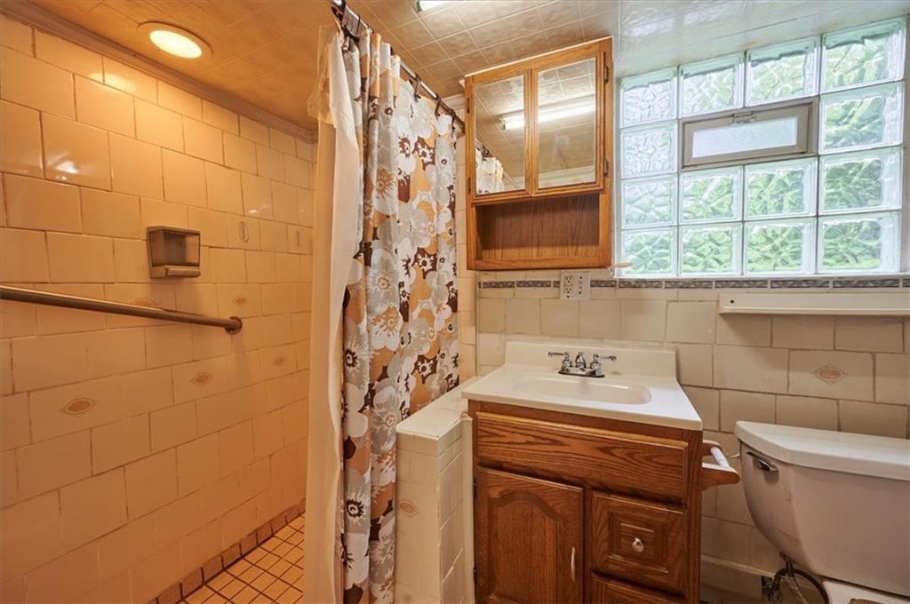 119 Planet Way McKees Rocks, PA 15136 - Photo 23 of 32