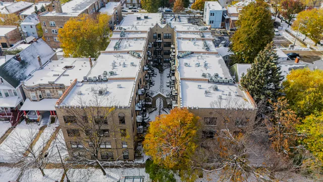 $359,900 | 4444 North Damen Avenue, Unit 4E, Chicago, IL 60625