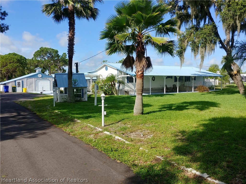 4233 Schumacher Road Sebring, FL 33872 - Photo 4 of 27 Gallery Image 4