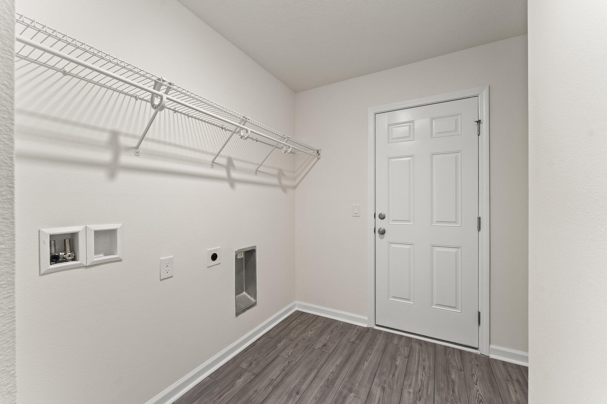 794 Riverwalk Circle Freeport, FL 32439 - Photo 12 of 31 a view of small space