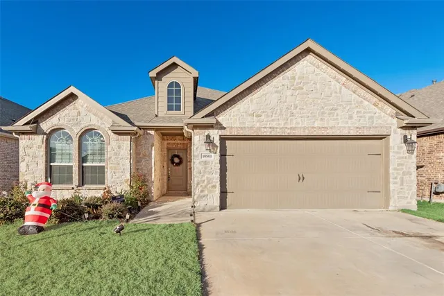 $358,000 | 10501 Fountain Gate Street, Aubrey, TX 76227