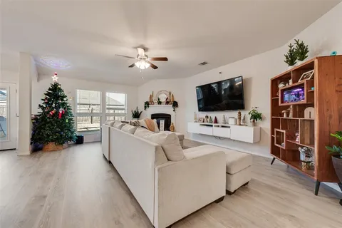 $358,000 | 10501 Fountain Gate Street, Aubrey, TX 76227