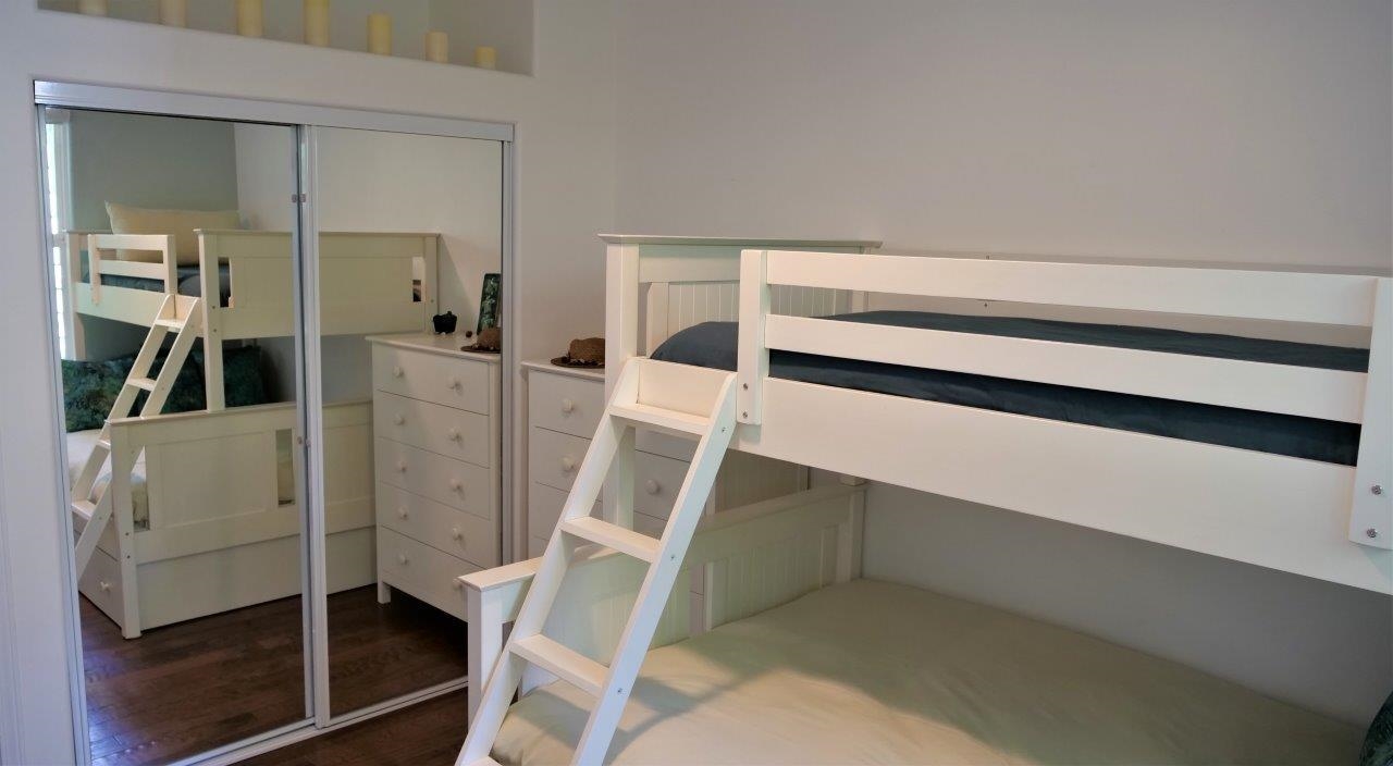 47 Hale Lio Place Haiku, HI 96708 - Photo 17 of 25 a utility room with dryer and washer