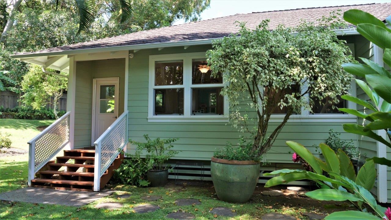 47 Hale Lio Place Haiku, HI 96708 - Photo 21 of 25 a view of a chair and fire pit in front of a house