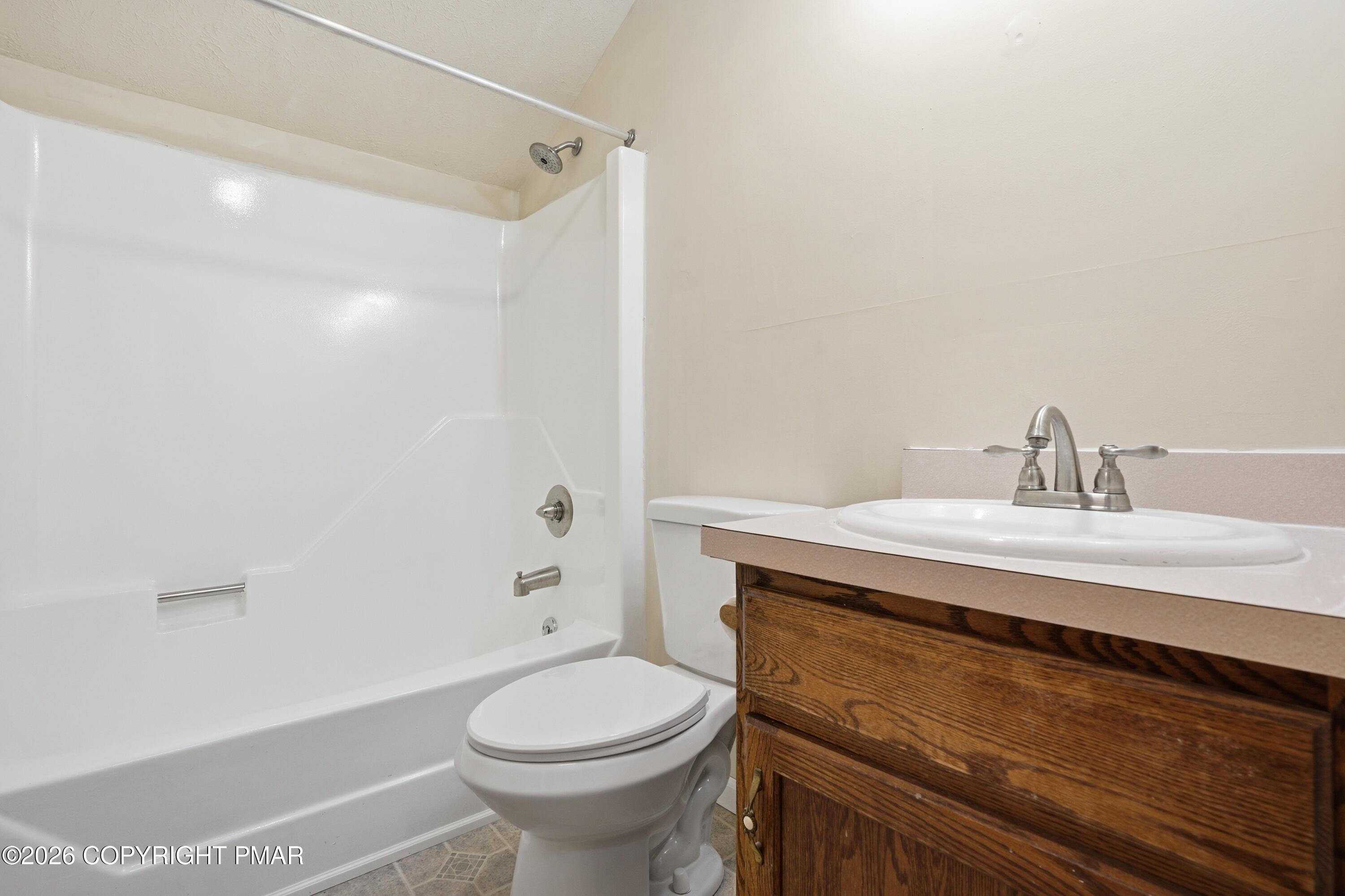 107 Morris Place Bushkill, PA 18324 - Photo 33 of 52 Bathroom