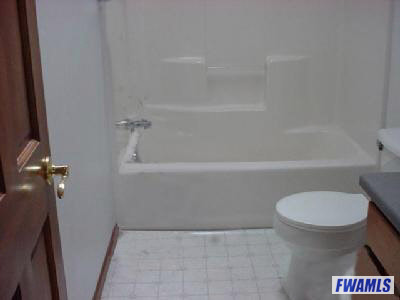 2918 Sanderling Road Fort Wayne, IN 46808 - Photo 4 of 6 Gallery Image 4