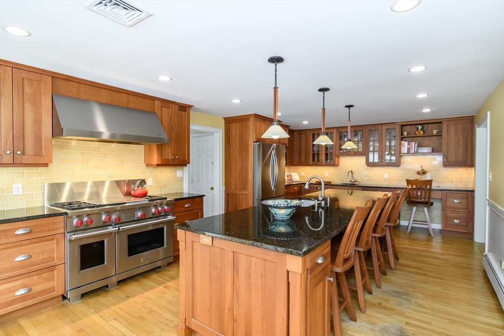 3 Garden Road Wellesley, MA 02481 - Photo 3 of 27