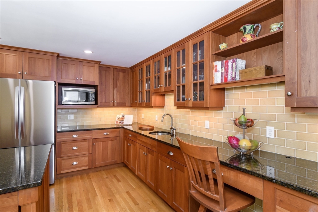 3 Garden Road Wellesley, MA 02481 - Photo 4 of 27