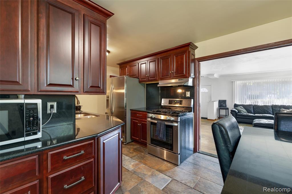 20348 Berg Road Detroit, MI 48219 - Photo 19 of 27 Gallery Image 19