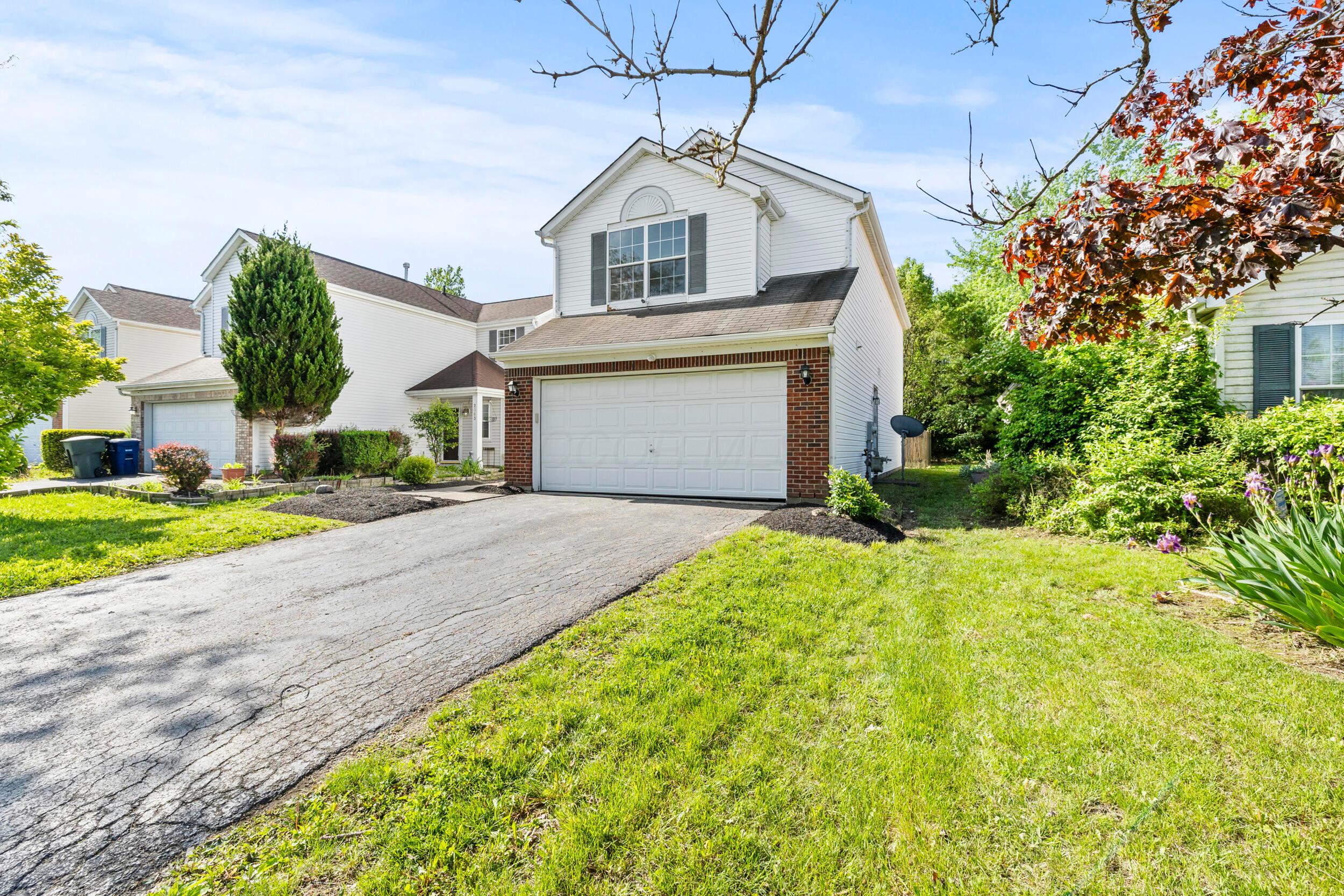 2077 Waymont Road Columbus, OH 43229 - Photo 3 of 27 3_front 03