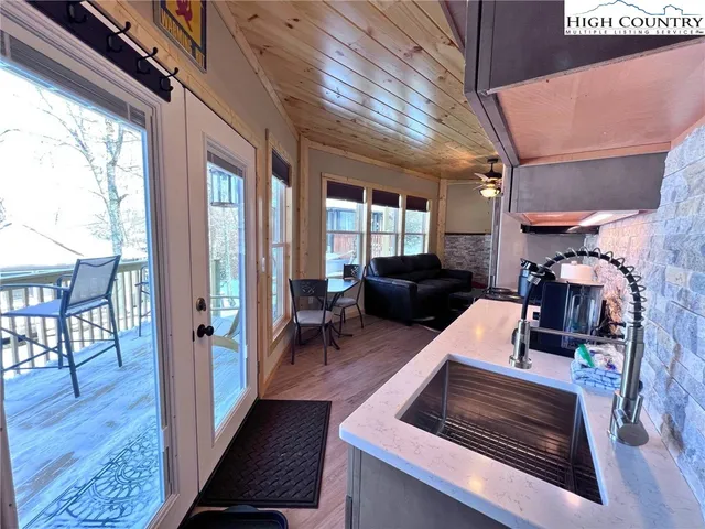 $1,250,000 | 528 Briarcliff Road, Sugar Mountain, NC 28604