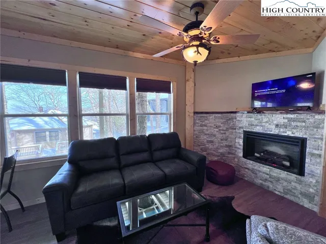 $1,250,000 | 528 Briarcliff Road, Sugar Mountain, NC 28604