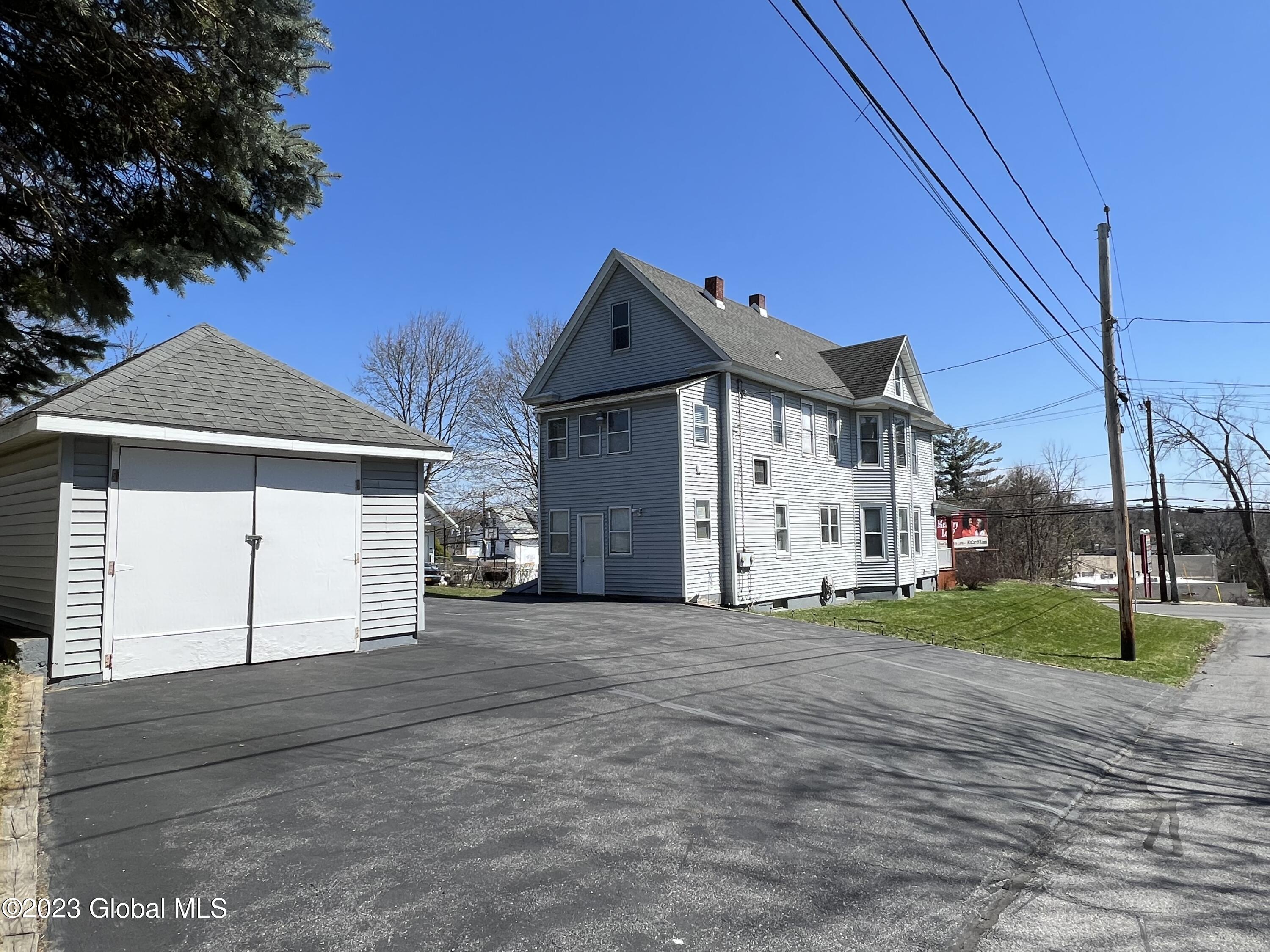 401 Rosa Road Schenectady, NY 12308 - Photo 14 of 58 IMG_2038