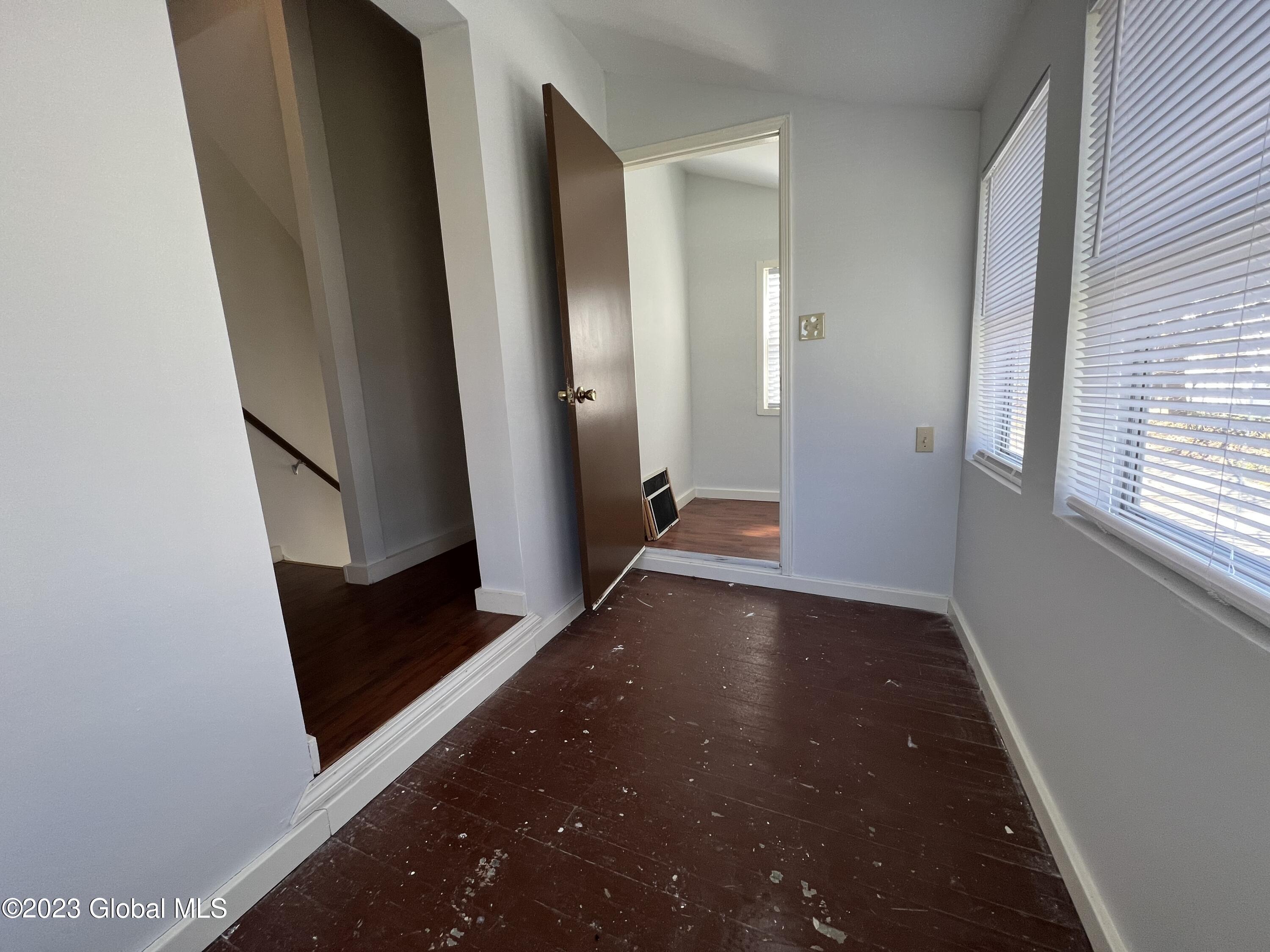 401 Rosa Road Schenectady, NY 12308 - Photo 31 of 58 IMG_2045