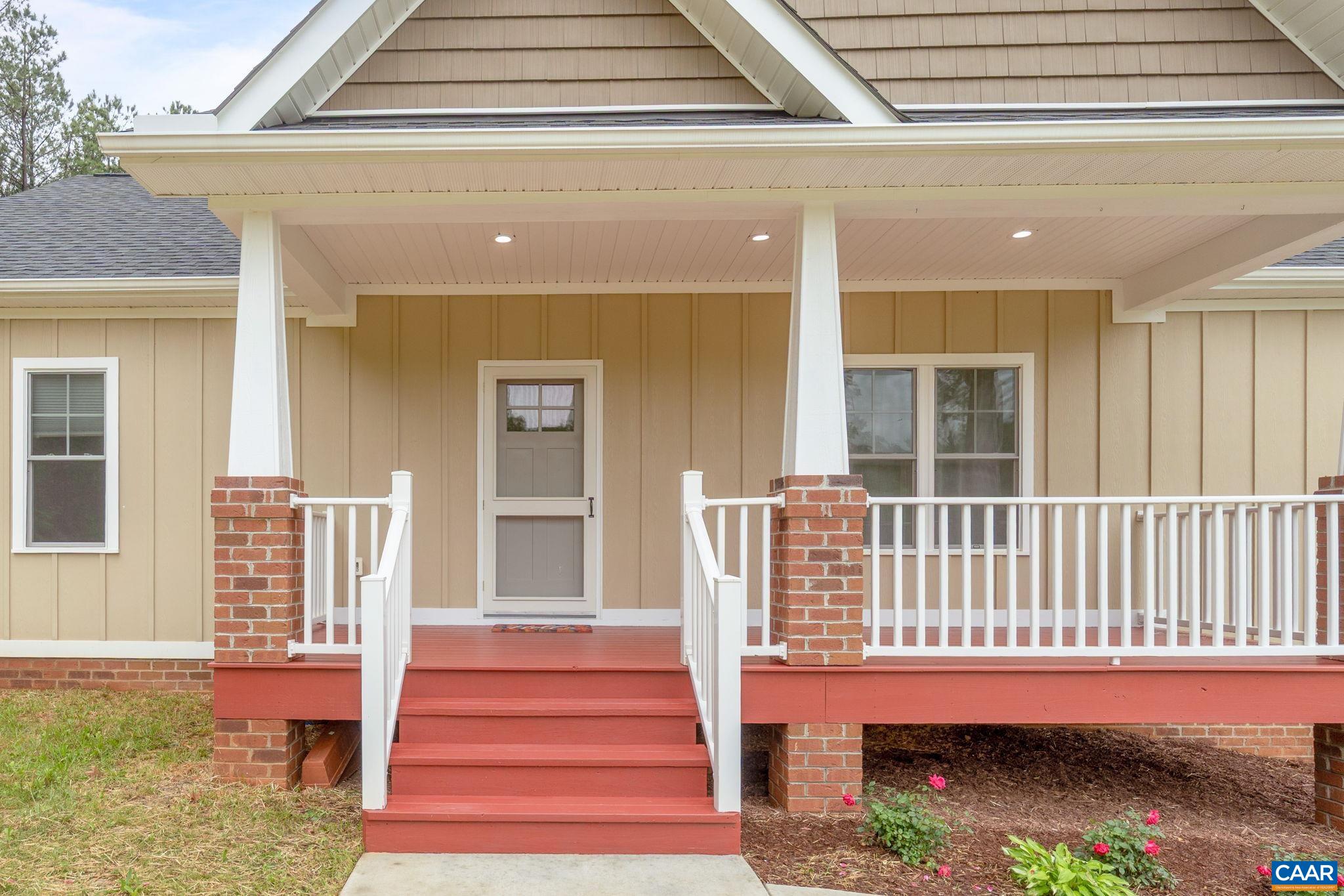 6169 Community House Road Columbia, VA 23038 - Photo 5 of 37 Country Front Porch
