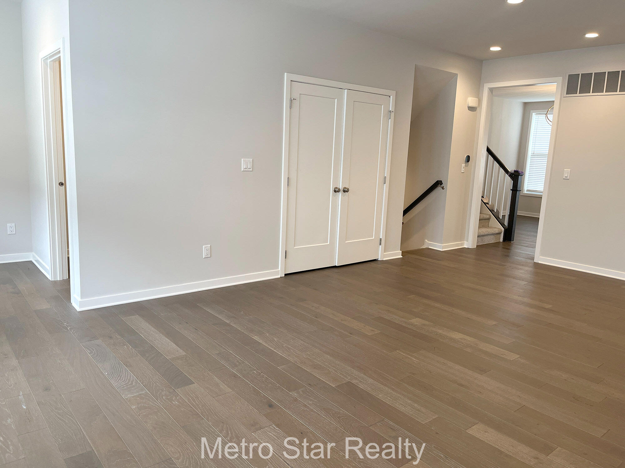 2901 Corston Road Ann Arbor, MI 48105 - Photo 8 of 19 IMG_0013