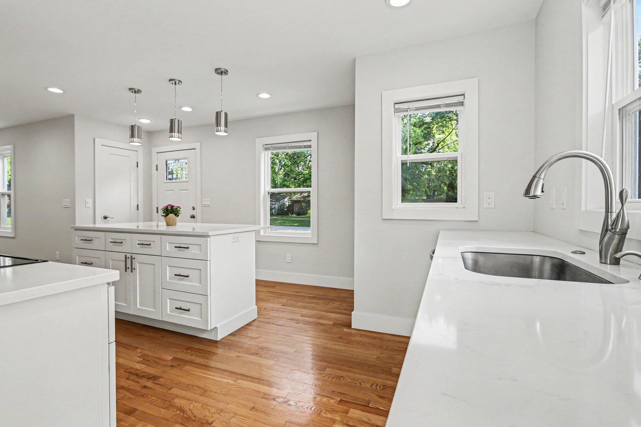 530 Montezuma Road Benton Harbor, MI 49022 - Photo 3 of 21 file_7659