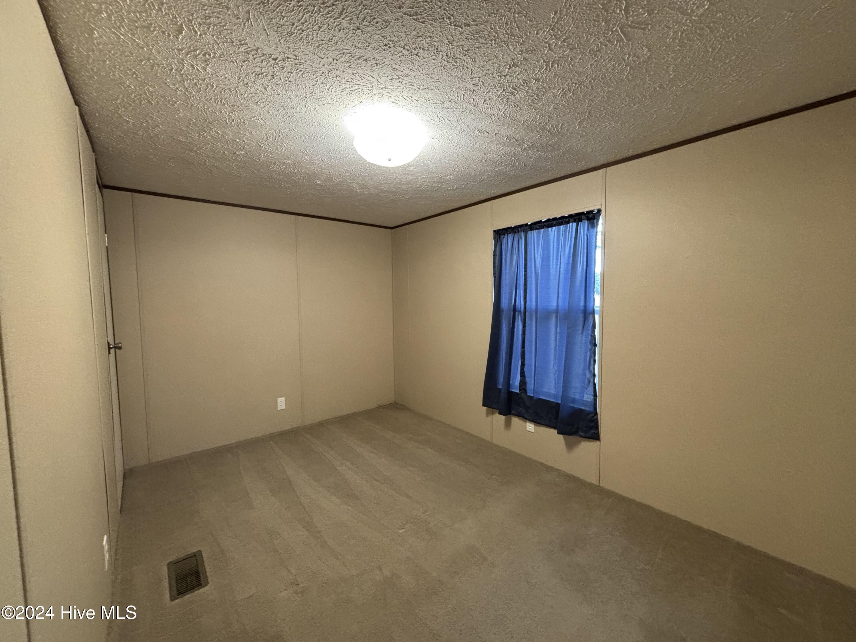 109 North Queens Street Hubert, NC 28539 - Photo 14 of 20 IMG_2581