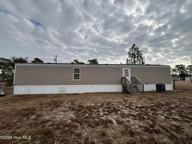 $1,100 | 109 North Queens Street, Hubert, NC 28539