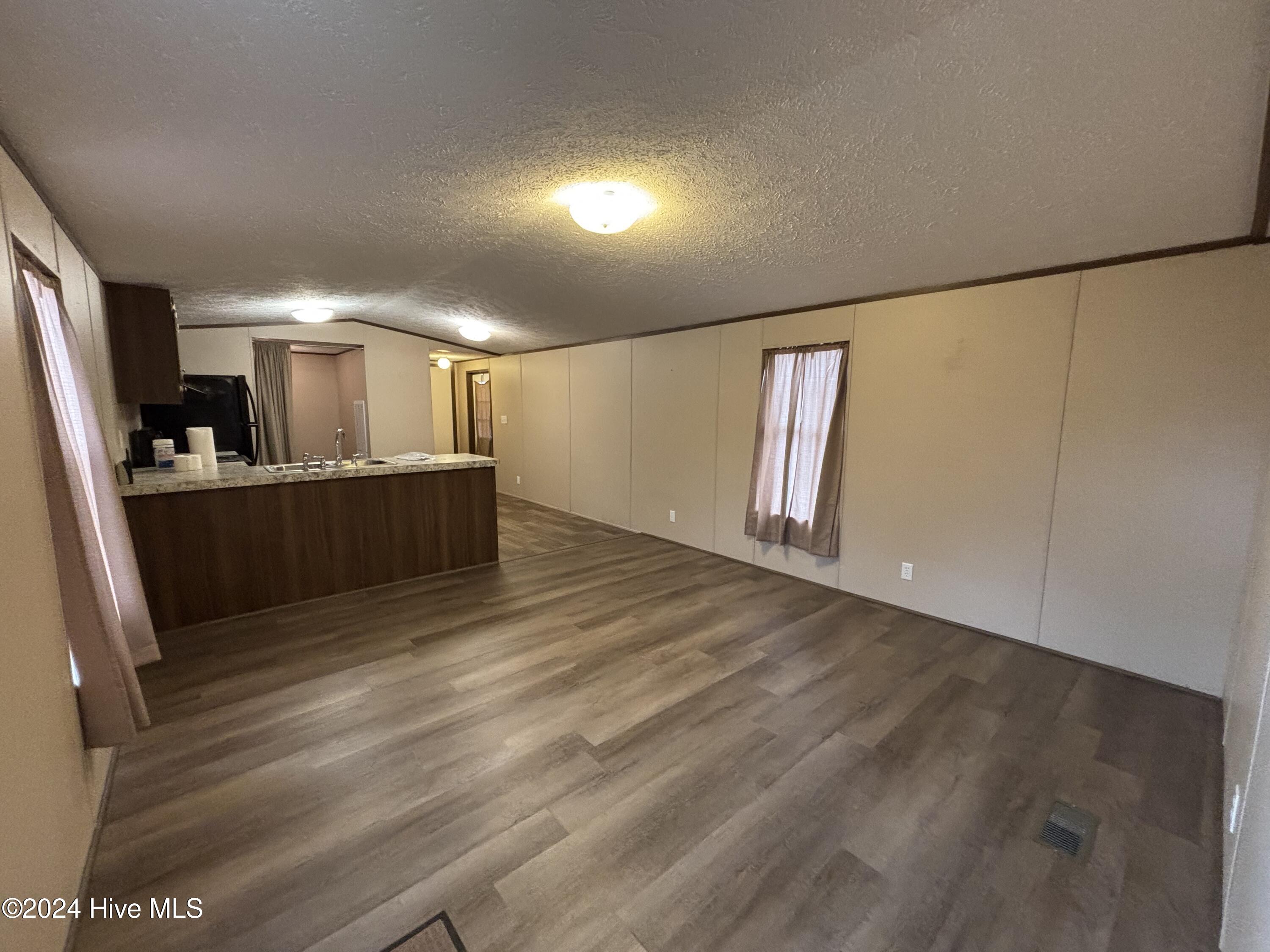 109 North Queens Street Hubert, NC 28539 - Photo 3 of 20 IMG_2569