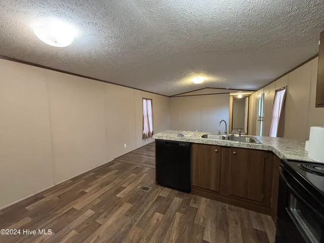 $1,100 | 109 North Queens Street, Hubert, NC 28539