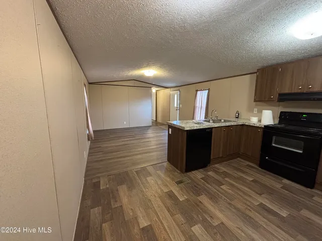 $1,100 | 109 North Queens Street, Hubert, NC 28539