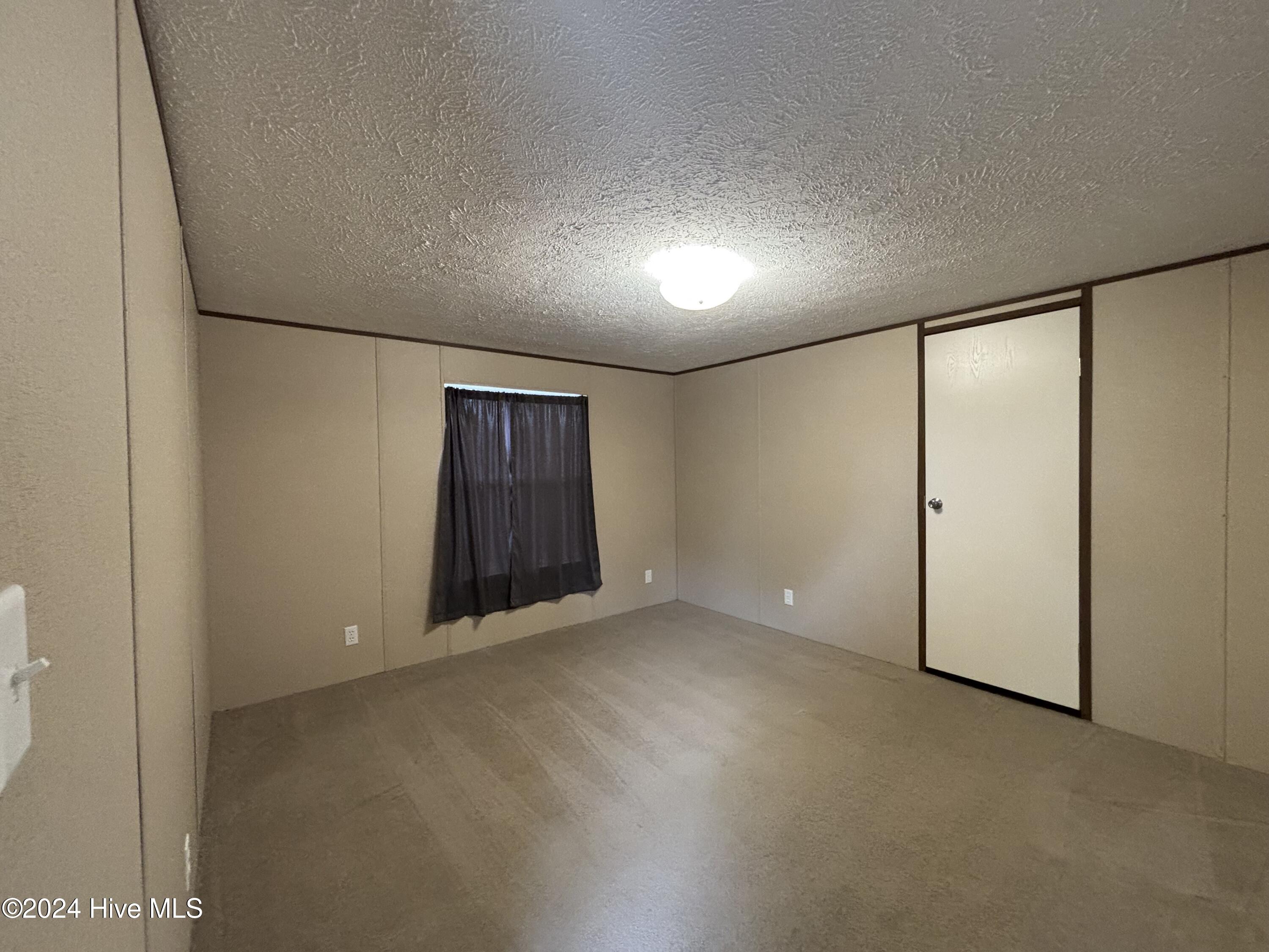 109 North Queens Street Hubert, NC 28539 - Photo 8 of 20 IMG_2575