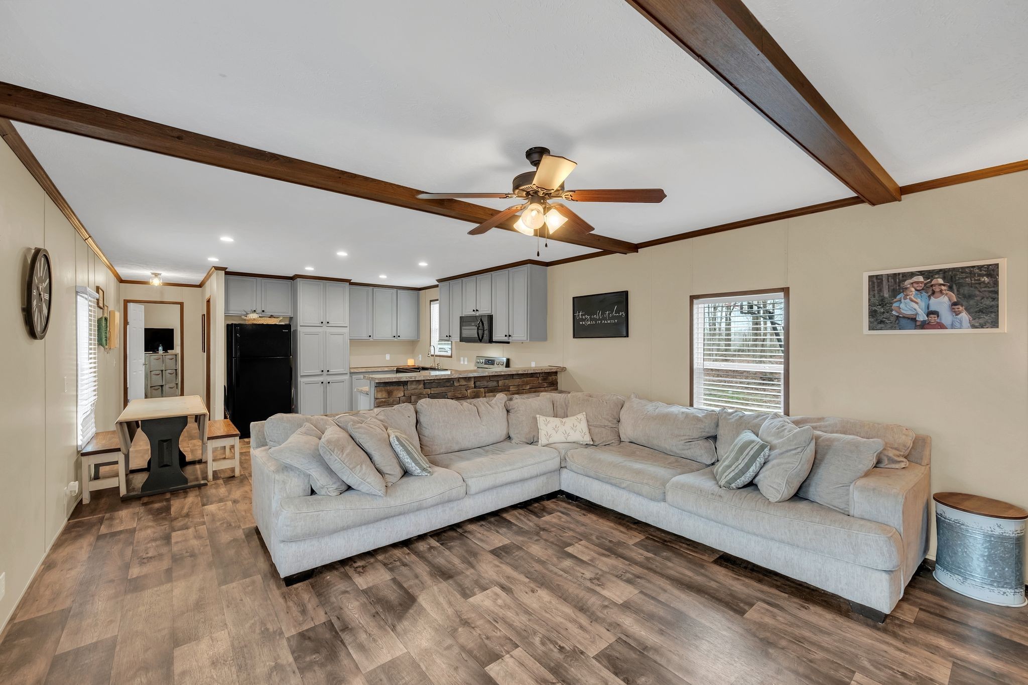 6126 Calvin Potts Road Primm Springs, TN 38476 - Photo 6 of 22 a living room with furniture and a large window