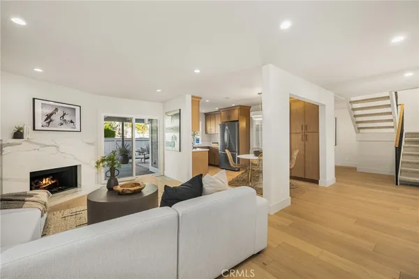$2,188,800 | 11 Thunder Trail, Unit 6, Irvine, CA 92614
