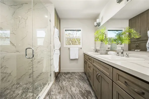 $2,188,800 | 11 Thunder Trail, Unit 6, Irvine, CA 92614