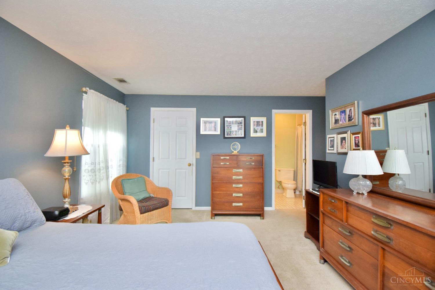 5214 Fox Ridge Cincinnati, OH 45248 - Photo 10 of 20 Gallery Image 10
