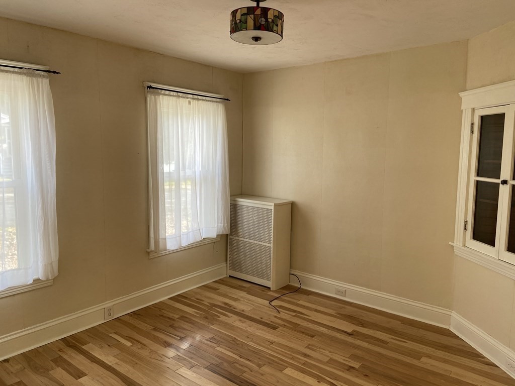34 St Anthony Street Worcester, MA 01607 - Photo 5 of 17 Gallery Image 5