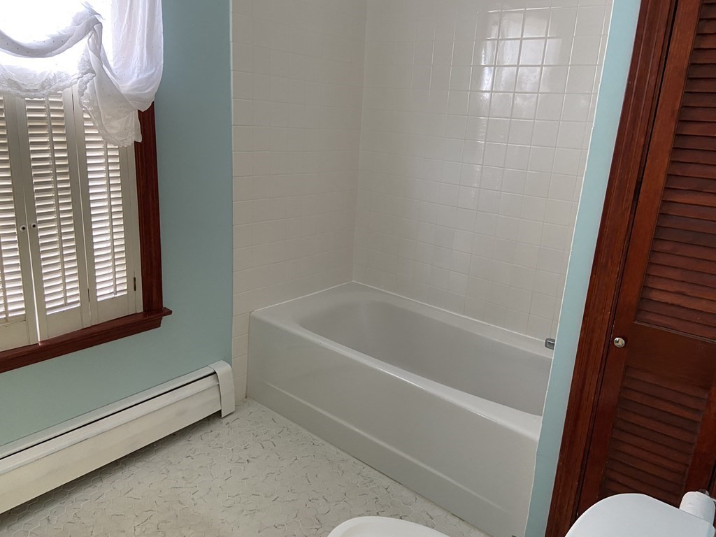 34 St Anthony Street Worcester, MA 01607 - Photo 8 of 17 Gallery Image 8